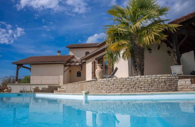 Villa Farou - Heated Pool in Summer