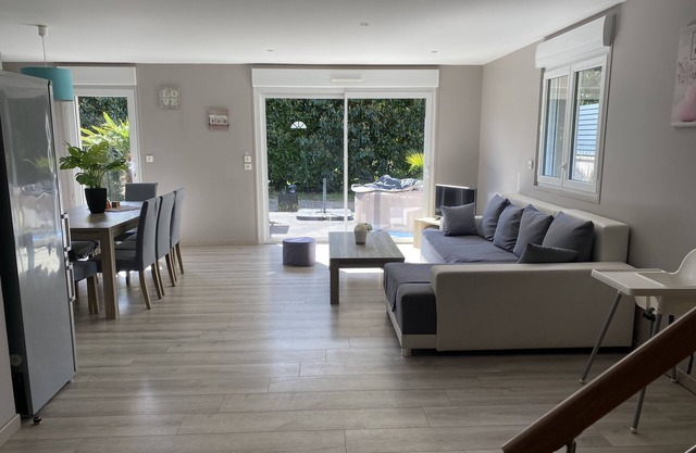 Villa Fétuque Bleue in Merlimont with hot tub, pets welcome