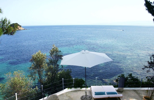 Villa Folia, a seafront private villa at the island of Skiathos
