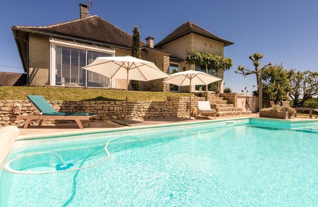 Villa in Saint-Bonnet with Private Pool