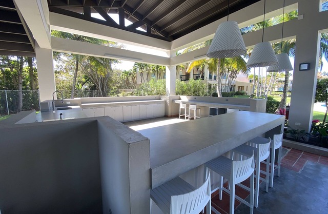 Villa Ideal, OceanView Beachfront Community w/pool