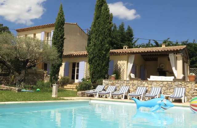 Villa in a big property with private swimming pool in the heart of the Provence