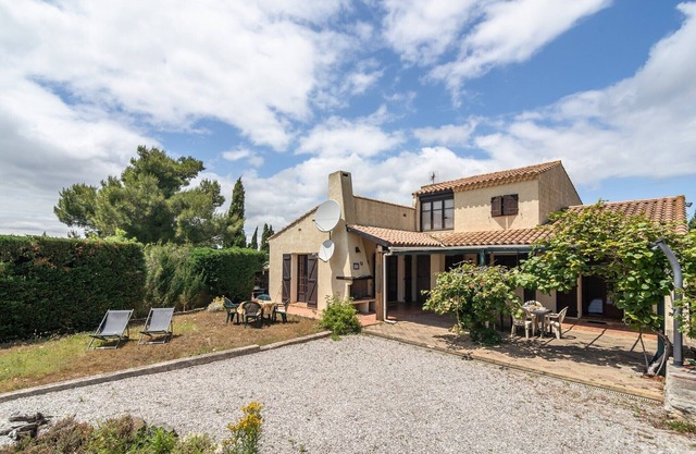 Villa in Beaufort with Pool & Views