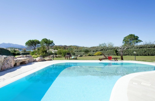 Villa in Capo Coda Cavallo with 6 bedrooms sleeps 12