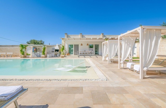 Villa in Carovigno with 6 bedrooms sleeps 12