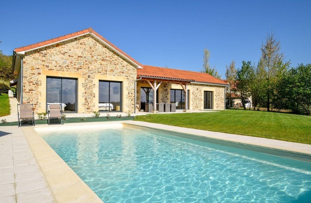 Villa in Dordogne with Private Pool & Golf