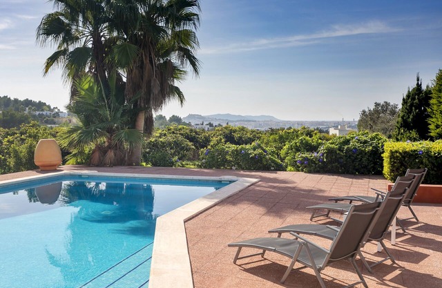 Villa in Jesus area 5 min from Ibiza, private pool, BBQ, wifi