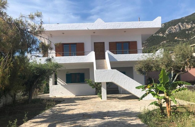 Villa in Kalloni direkt am Meer, tolle Aussicht
