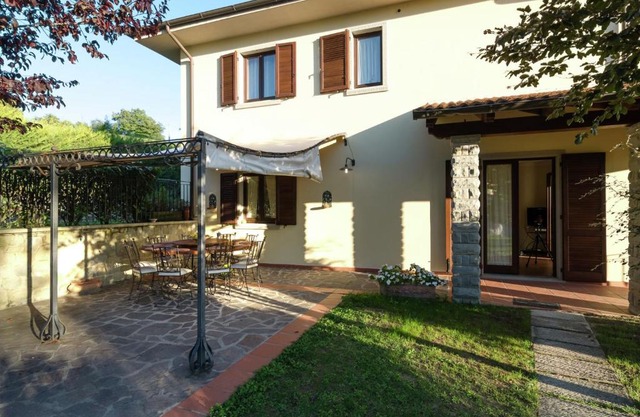 Villa in Lonnano with pool