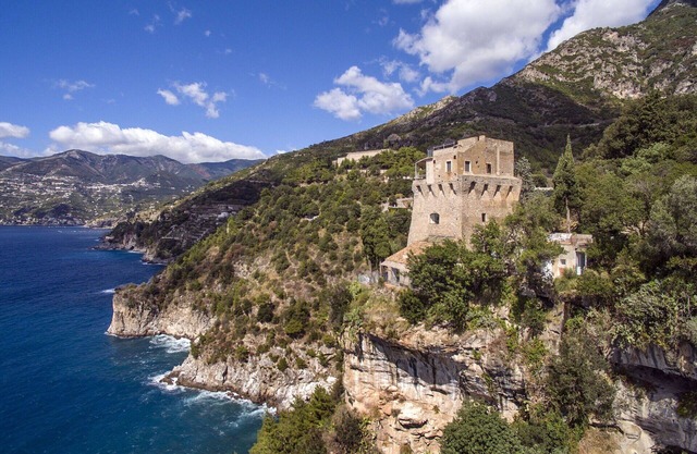 Villa in Maiori with 6 bedrooms sleeps 12