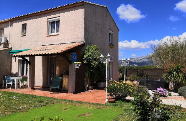 Villa in peace and close to the sea