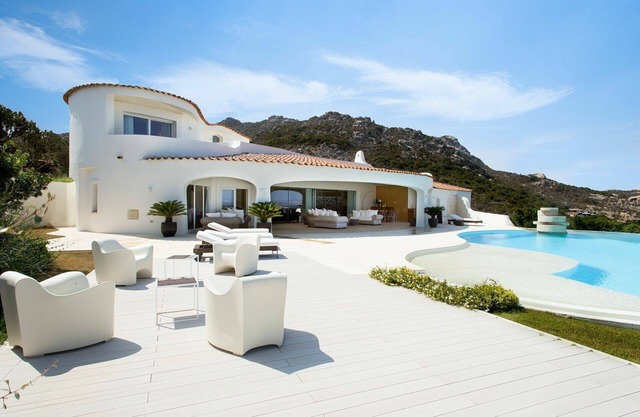 Villa in Porto Cervo with 7 bedrooms sleeps 14