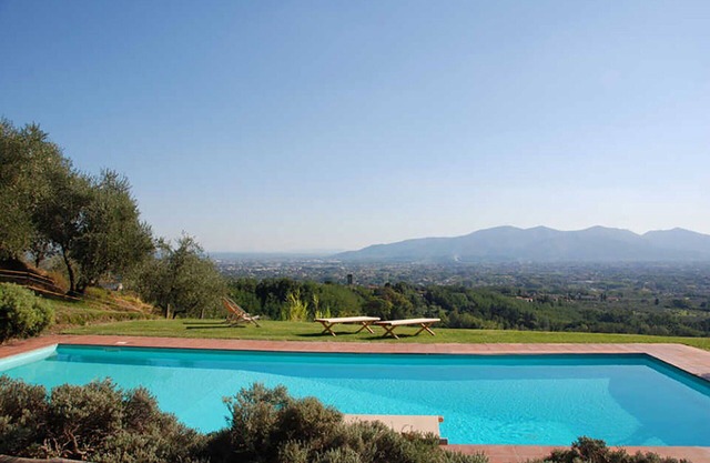 Villa in Segromigno In Monte with 6 bedrooms sleeps 12