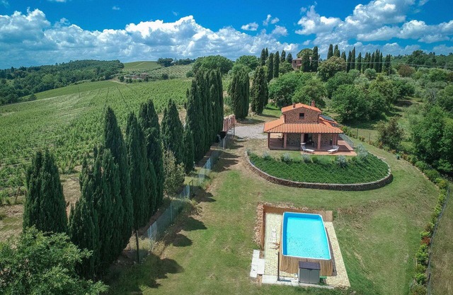 Villa in Sinalunga with 1 bedrooms sleeps 4