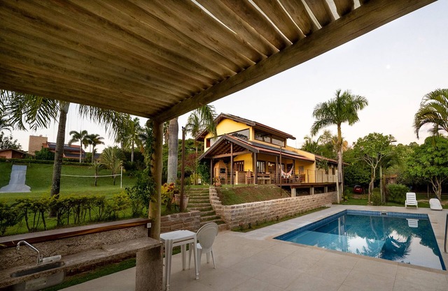 Villa in Tietê-SP w/11 bedrooms, 5 bathrooms, tennis and volleyball courts, wifi