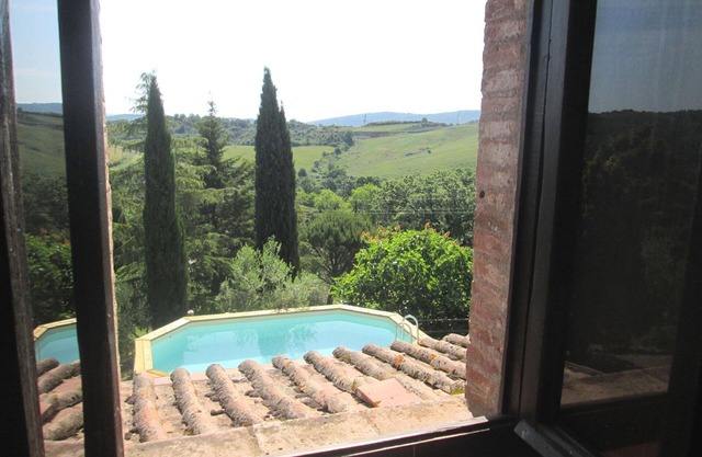 Villa in Tuscany with Pool & Olive Groves