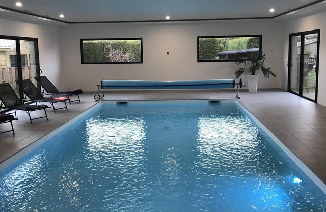 Villa indoor pool at the gates of Arcachon Bay