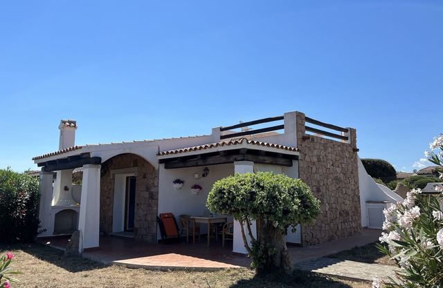 Villa a few steps from the beach