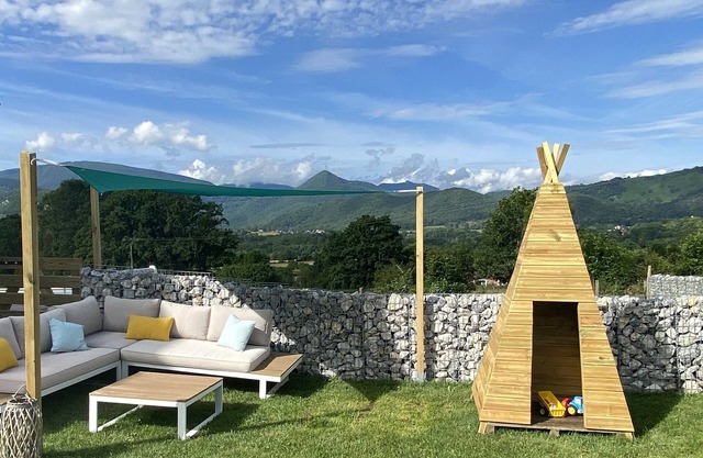 Villa Jacuzzi, Terrain de Pétanque et Aire de Jeux vue sur les Pyrénées