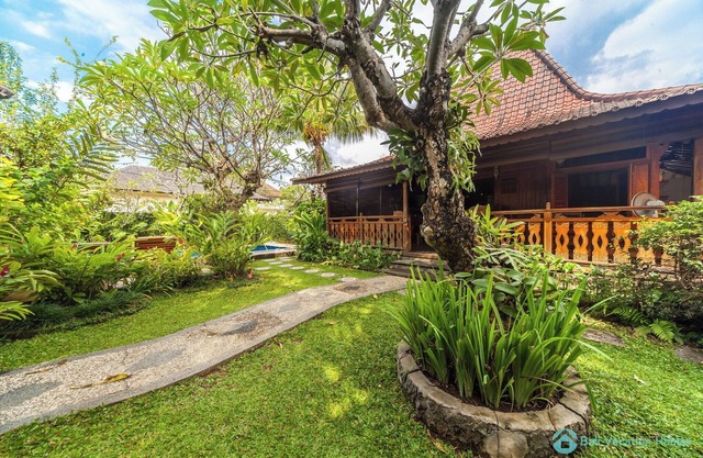 Villa Joglo, Bali - Original Joglo in Lovina Center, Beachfront!