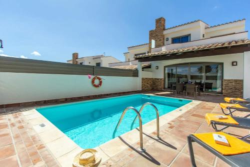 Villa Juliana by Villa Plus