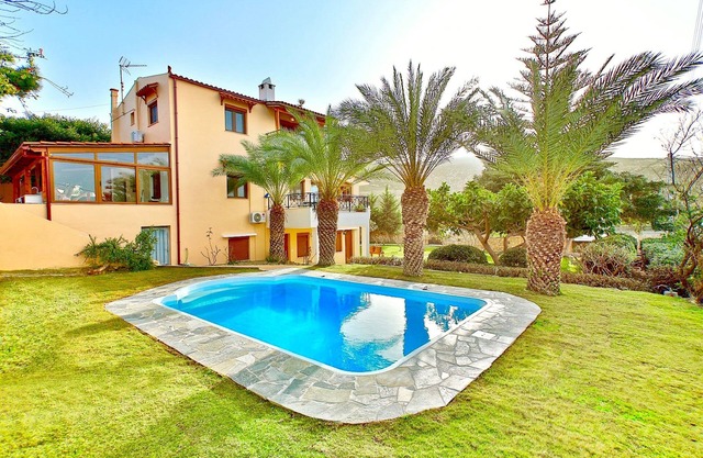 Villa Karteros with private swimming pool - Five Bedroom Villa, Sleeps 11