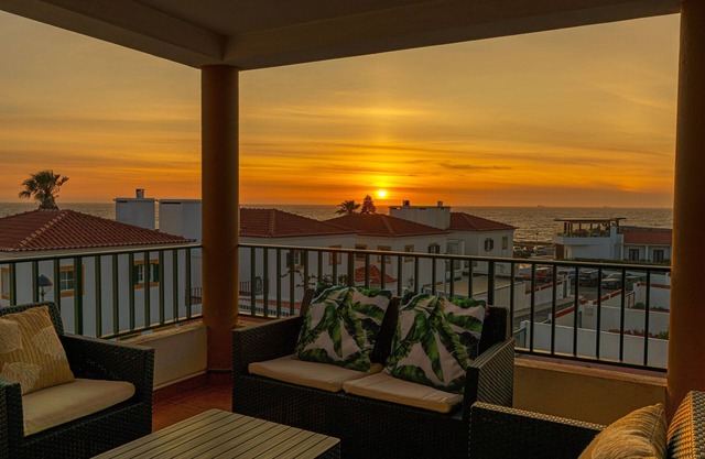 Villa 'Kethellen' with Sea View, Private Terrace and Wi-Fi