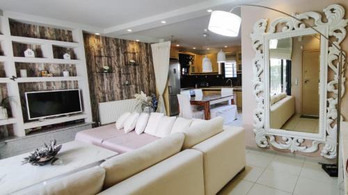 Villa Kristina with Private Patio