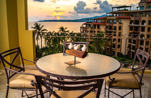 Villa La Estancia SIXTH FLOOR STUNNER — BEST VIEW IN THE RESORT!