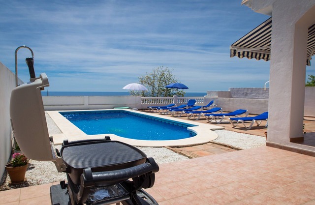 Villa Ladida - Private Villa with Pool close to centre of Benalmadena Pueblo