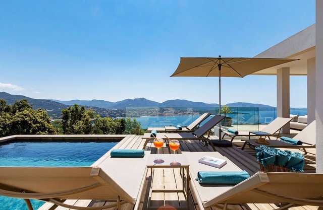 Villa Lalie, vue Mer, Piscine Chauffée, Proche des Plus Belles Plages