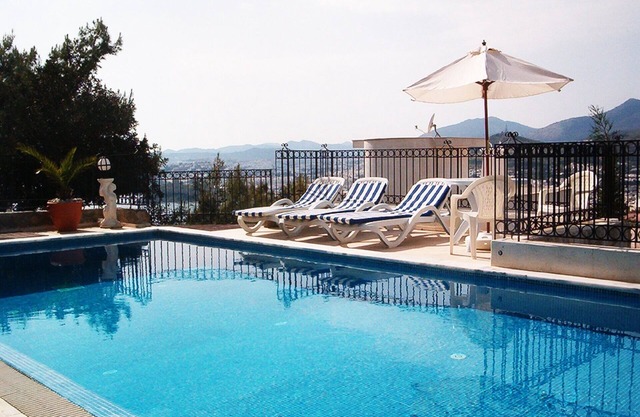 Villa Leila with Sea Breezes, Private Pool and Magnificent Sea Views