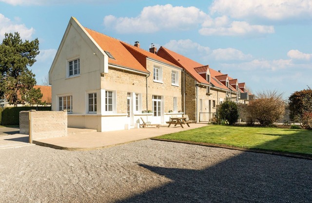 Villa les Aubépines in Wimille with garden