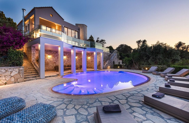 Villa Lime Panoramic sea views with 2 pools Close to Rethymno