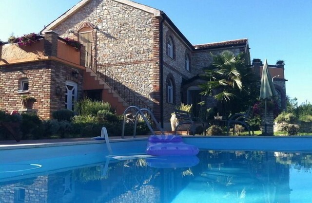 Villa Lucia with tennis court, pool, 400m from the beach, INTERNET, pets welcome