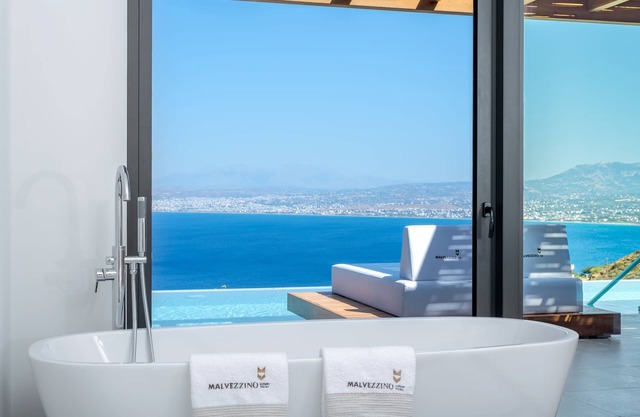 Villa Lucrezia, Breathtaking sea Views, Private heated Pool, Close to the Beach!