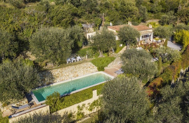 Villa Lunetta - Four Bedroom Villa, Sleeps 8