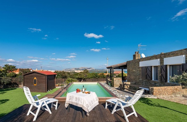 VILLA MALV: villa with swimming pool and convenient to the Pelosa beachn