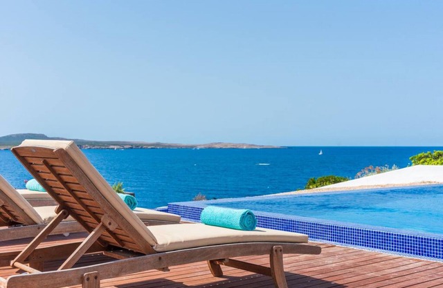 Villa Marta❤frontline with great seaview, pool, AC