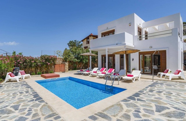 Villa Maya by Villa Plus