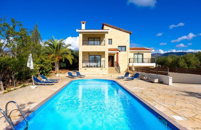 Villa Morpho - Four Bedroom Villa, Sleeps 8