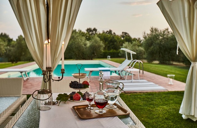 Villa Niccolai: Charming Tuscan Villa with Luxury Private Pool & Shading Park