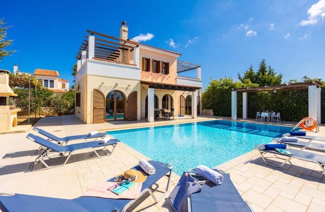 Villa Nikolas Large Private Pool, A/C, WiFi