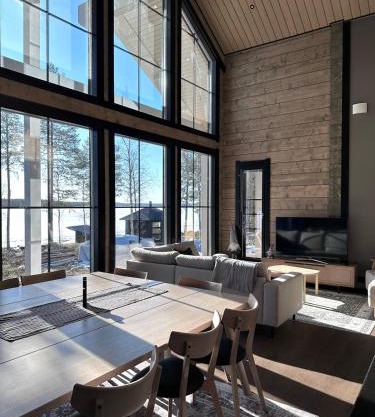 Villa Norvahovi - Lake view, sauna and wood interior