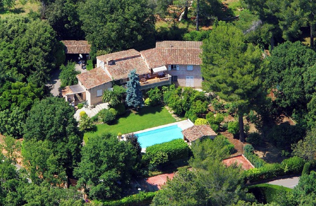 Villa of 12 rooms for 2 or 3 families