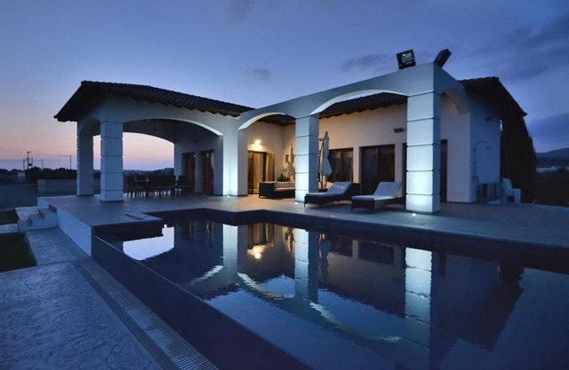Villa Olivo Maroni