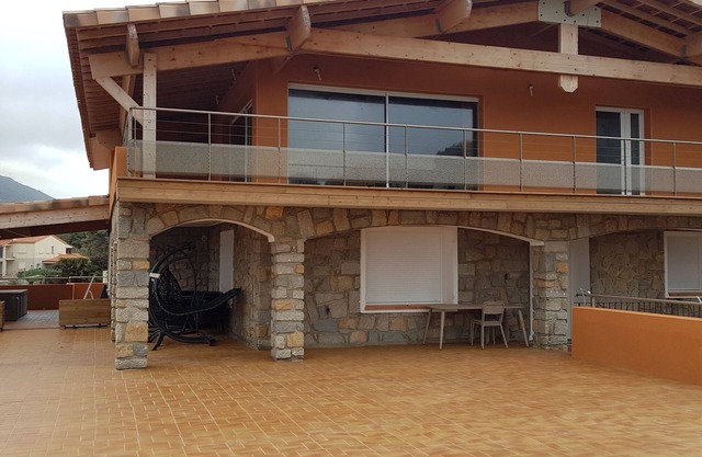 Villa overlooking the Gulf of Valinco and the sea