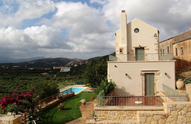 Villa Panareti, A beautiful villa in a peaceful setting for total relaxation