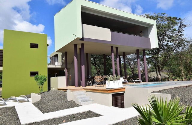 Villa Peace - modern design villa with private pool & jacuzzi