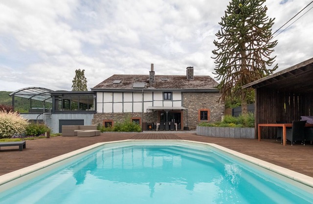Villa Pool & Jacuzzi 7p